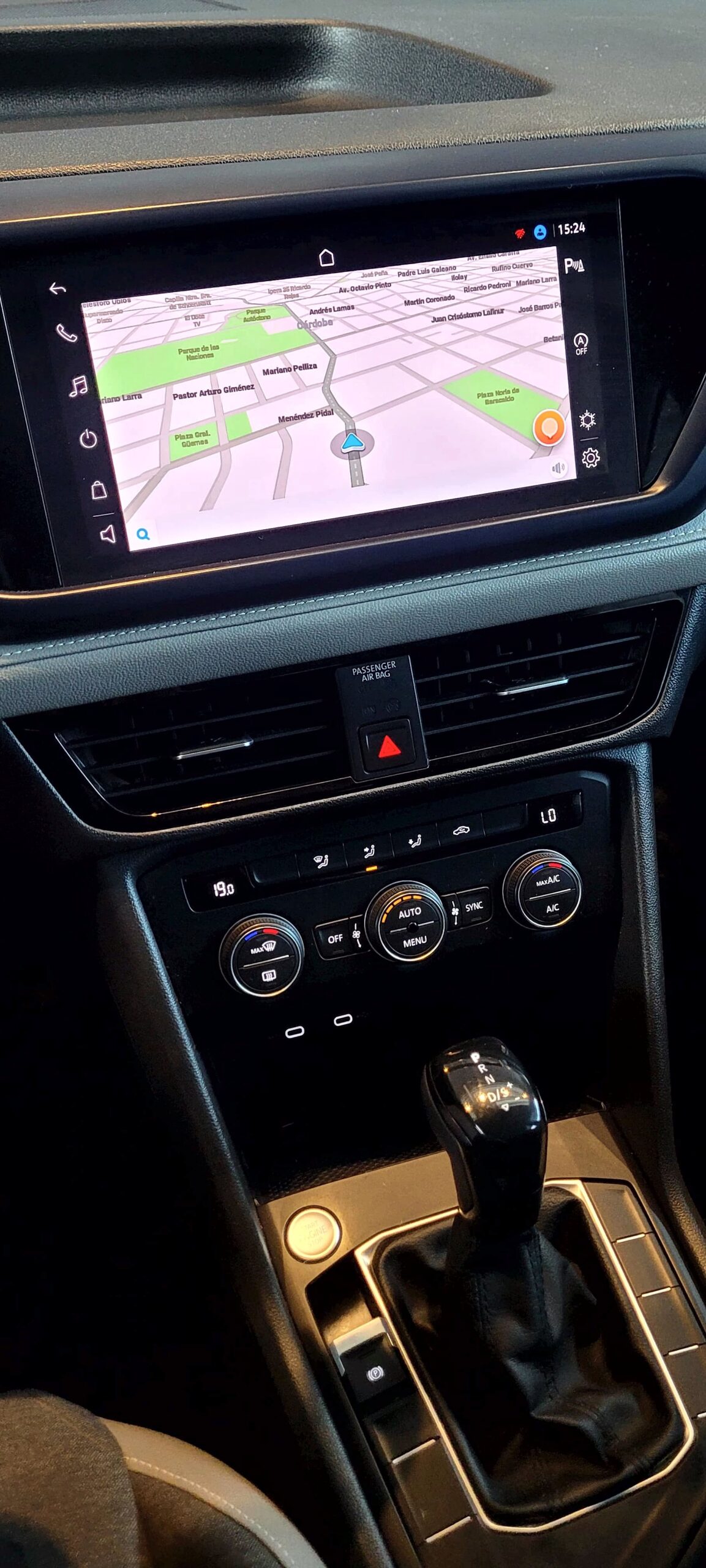 
								TAOS COMFORTLINE 250 TSI AT full									