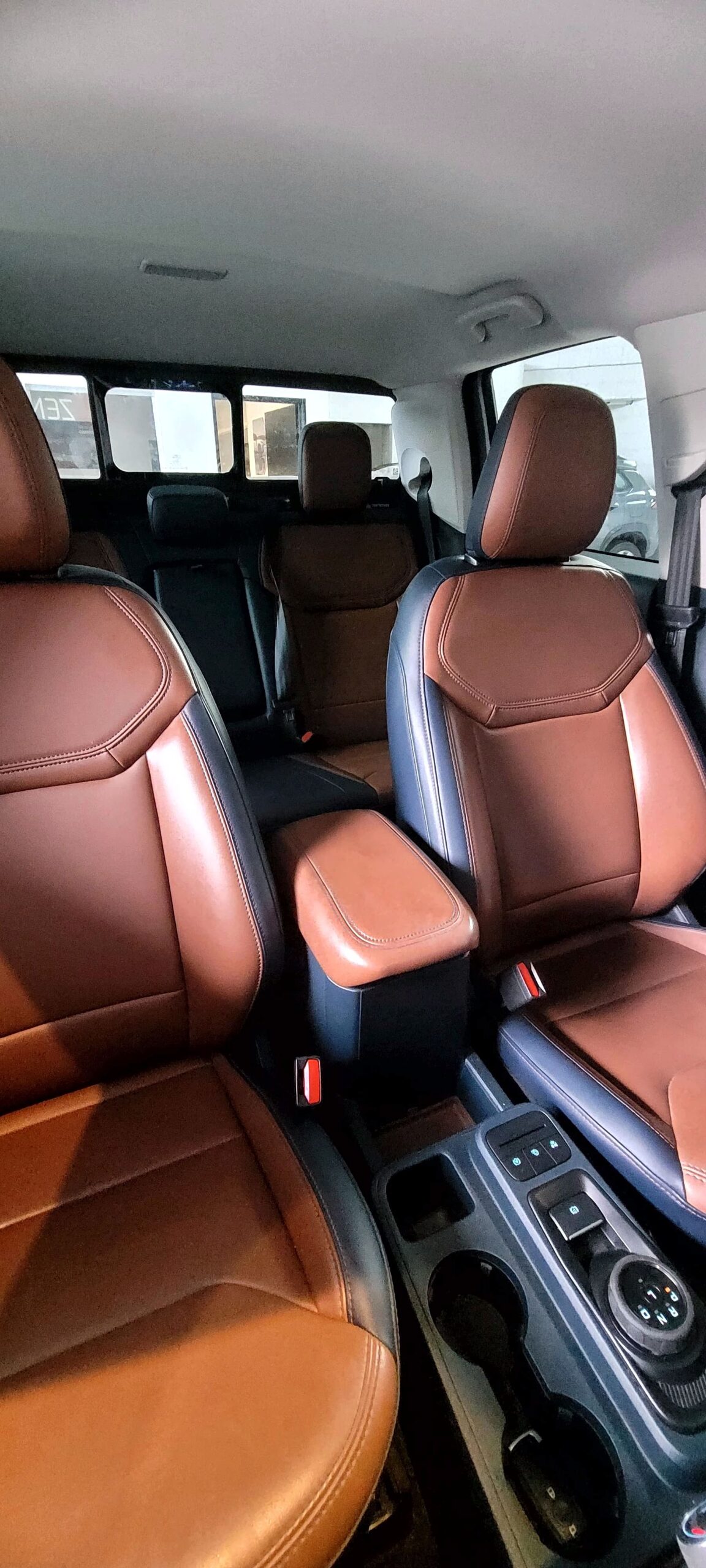 
								MAVERICK LARIAT HÍBRIDO 4X2 full									