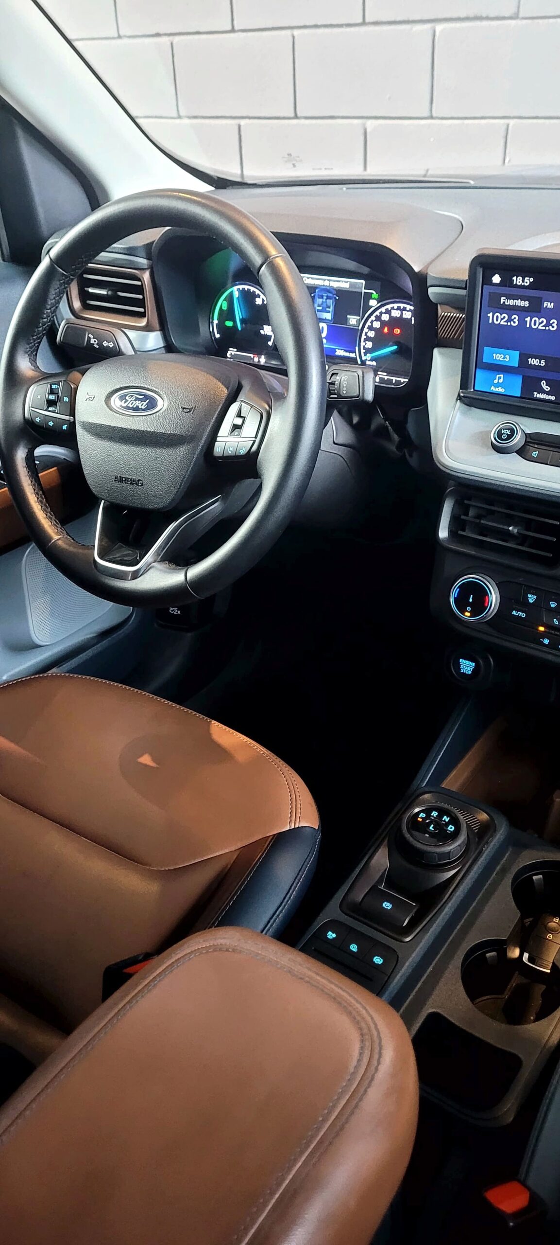 
								MAVERICK LARIAT HÍBRIDO 4X2 full									