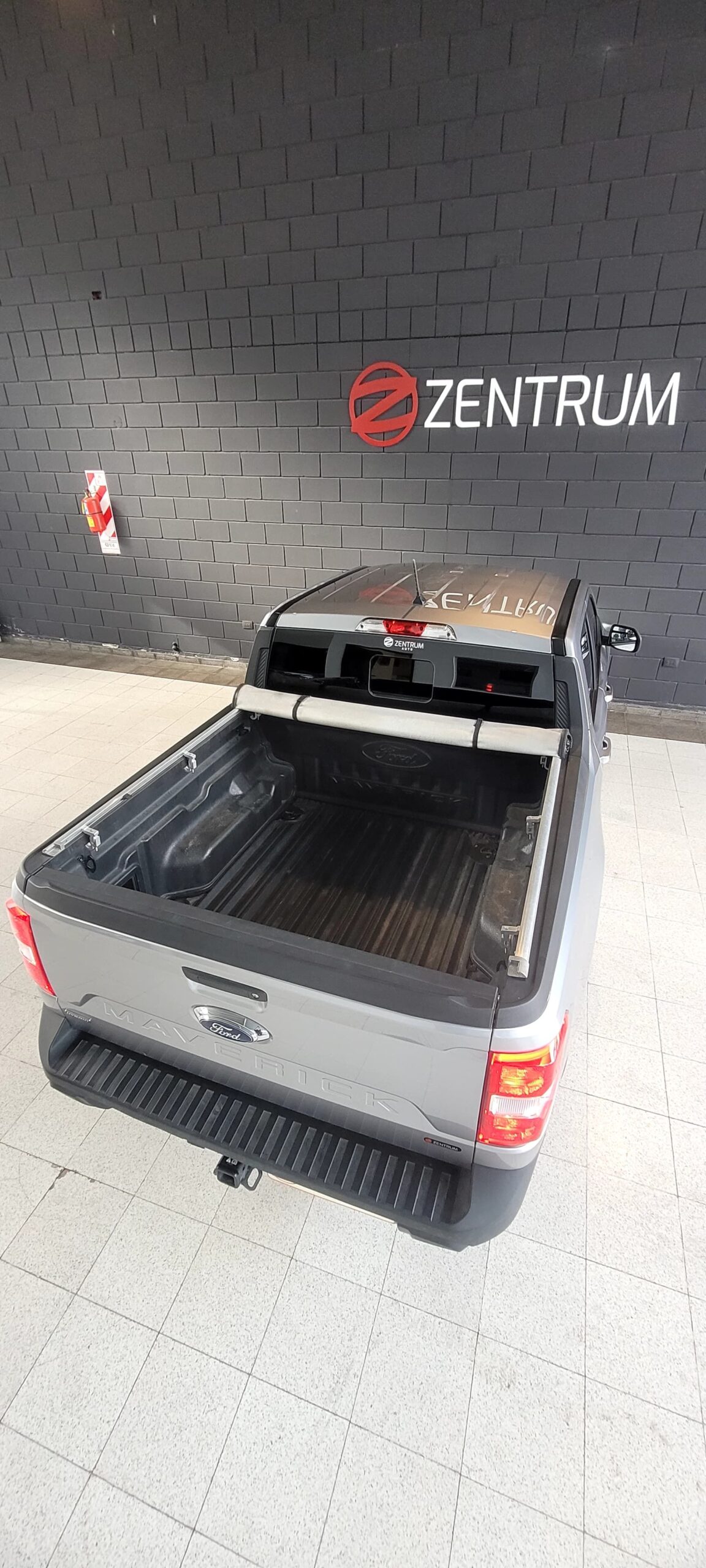 
								MAVERICK LARIAT HÍBRIDO 4X2 full									