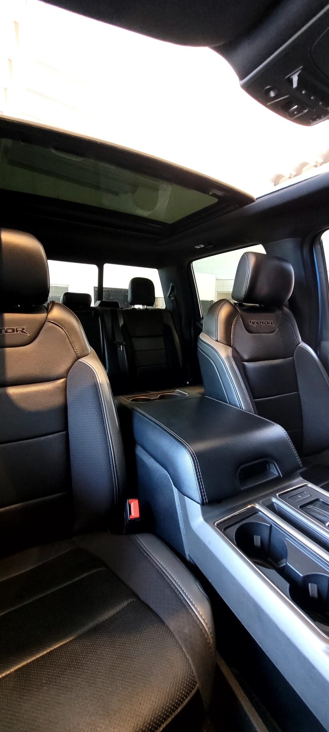 
								FORD F150 RAPTOR L/20 full									