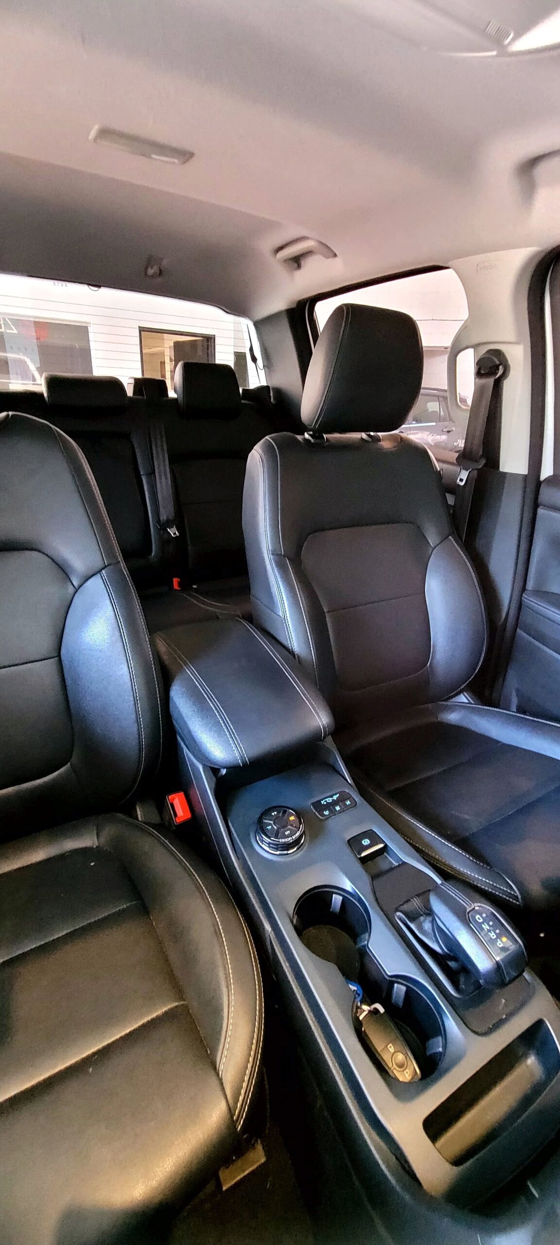 
								FORD RANGER D/C LTD+ 3.0 V6 4X4 10AT full									