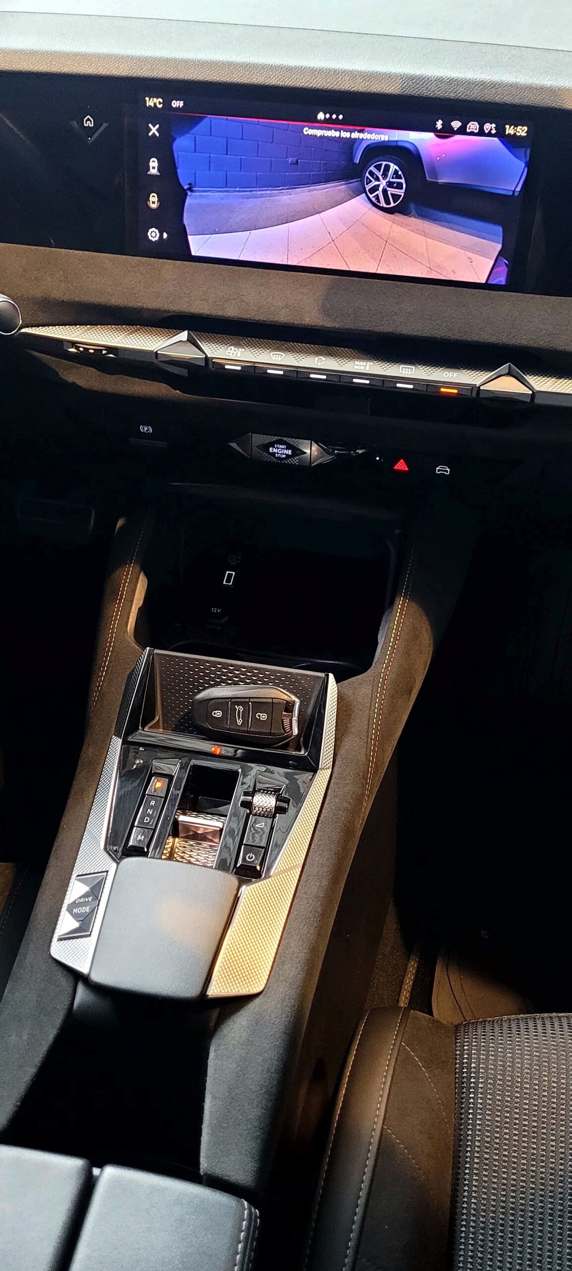 
								DS4 1.6T PERFORMANCE LINE AT8 full									