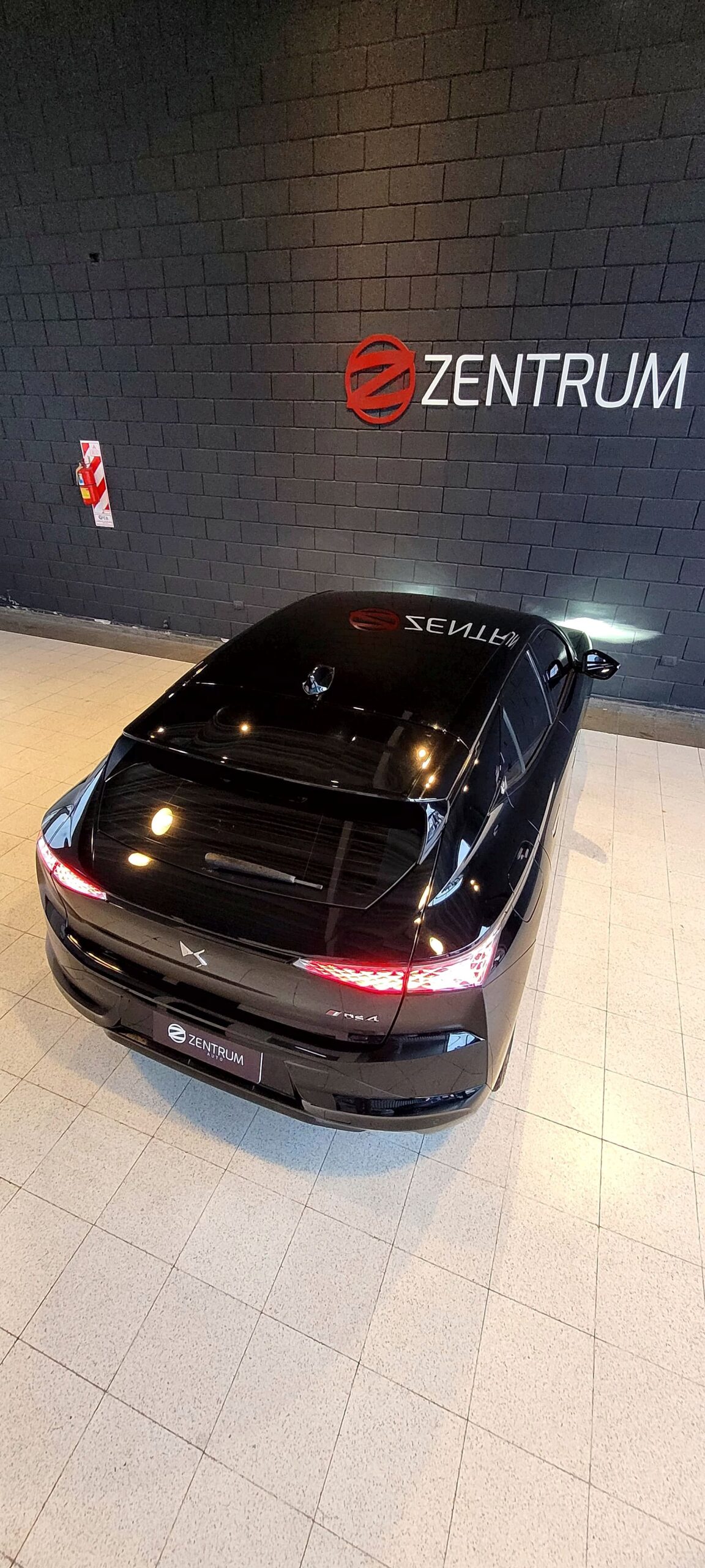 
								DS4 1.6T PERFORMANCE LINE AT8 full									