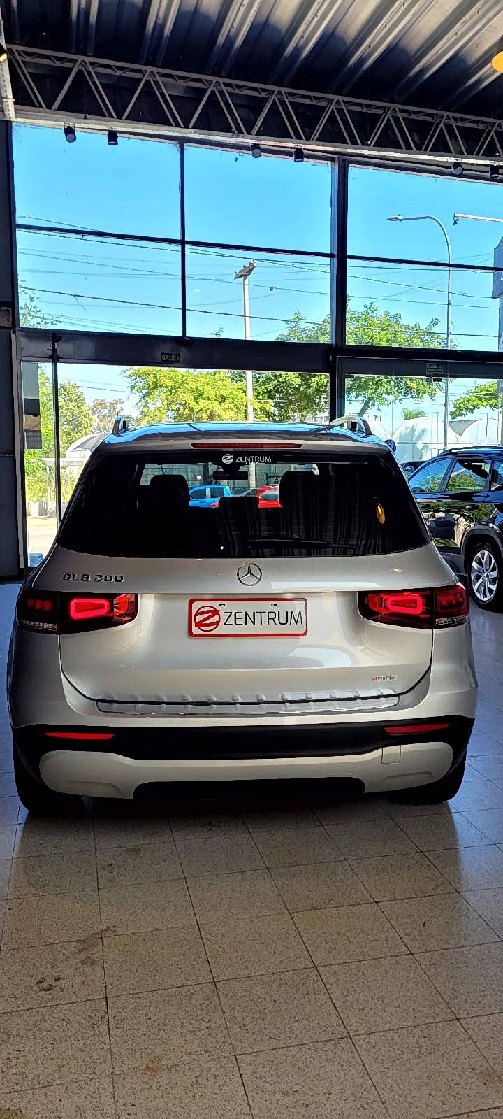 
								MERCEDES BENZ GLB 200 ADVANCED AUT full									