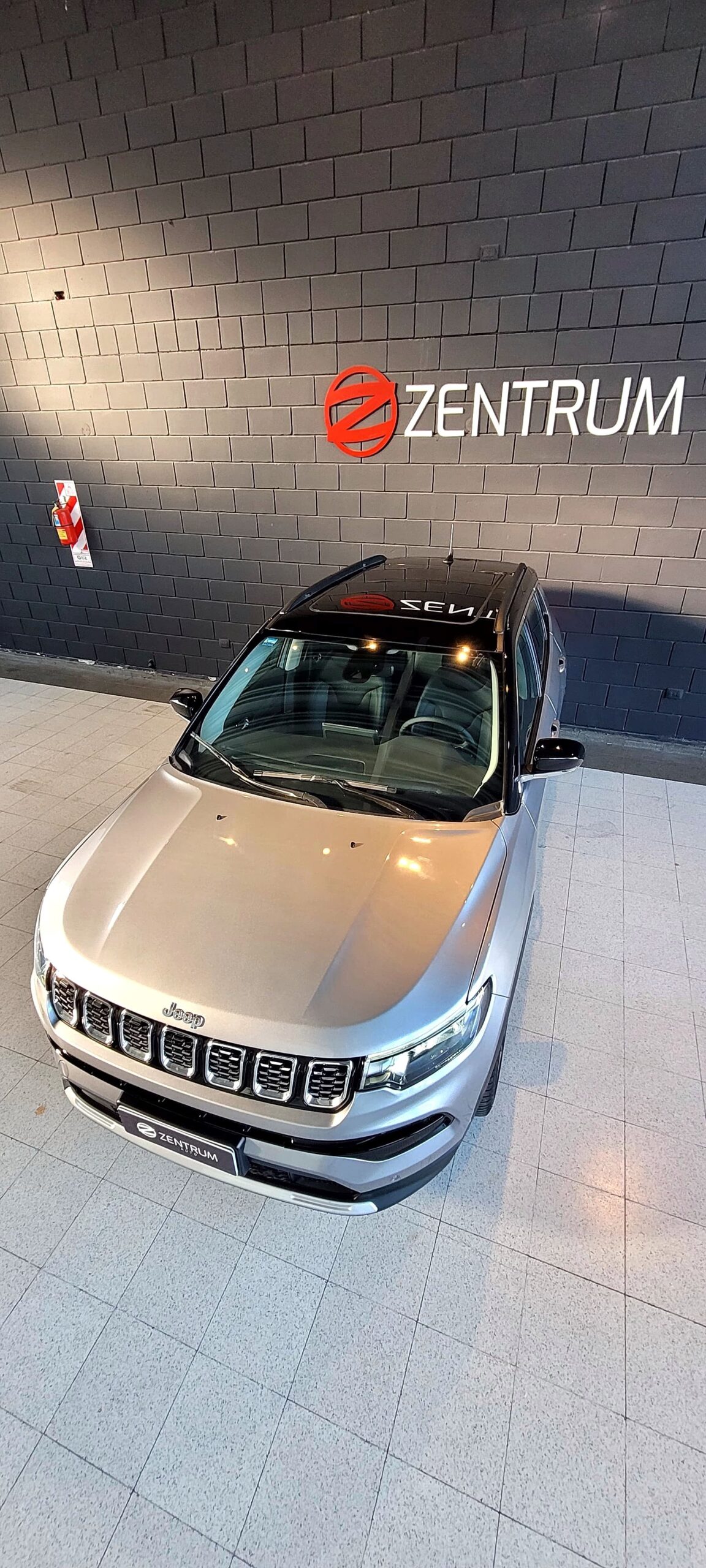 
								JEEP COMPASS LIMITED 1.3 T full									