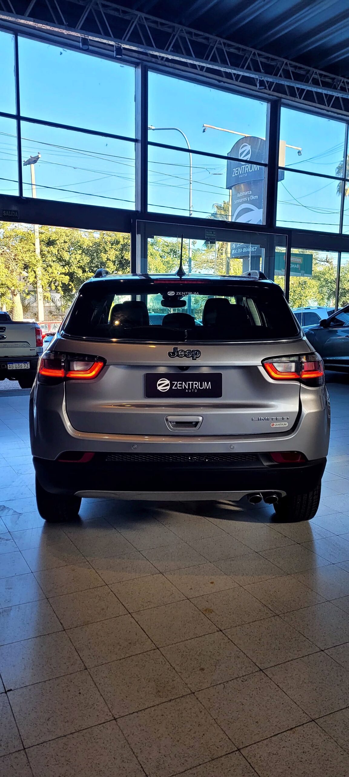 
								JEEP COMPASS LIMITED 1.3 T full									