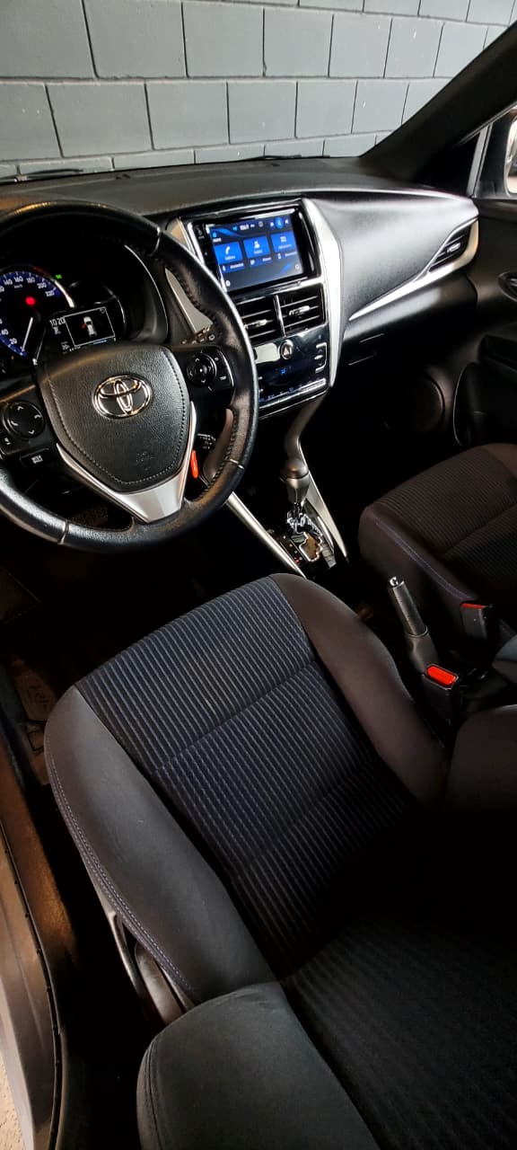 
								Toyota Yaris XLS CVT full									