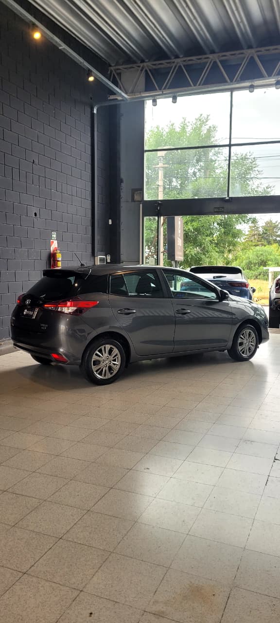 
								Toyota Yaris XLS CVT full									