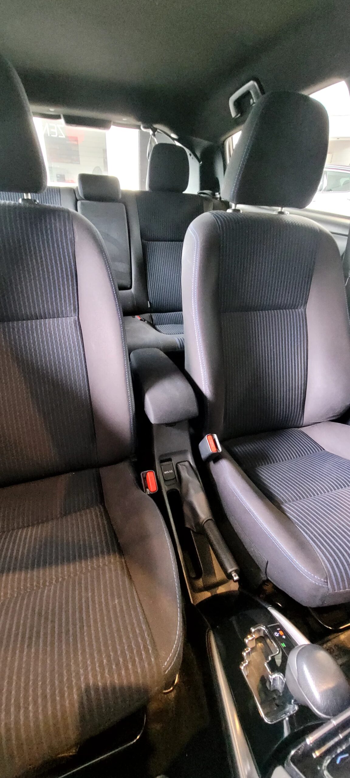 
								Toyota Yaris XLS CVT full									