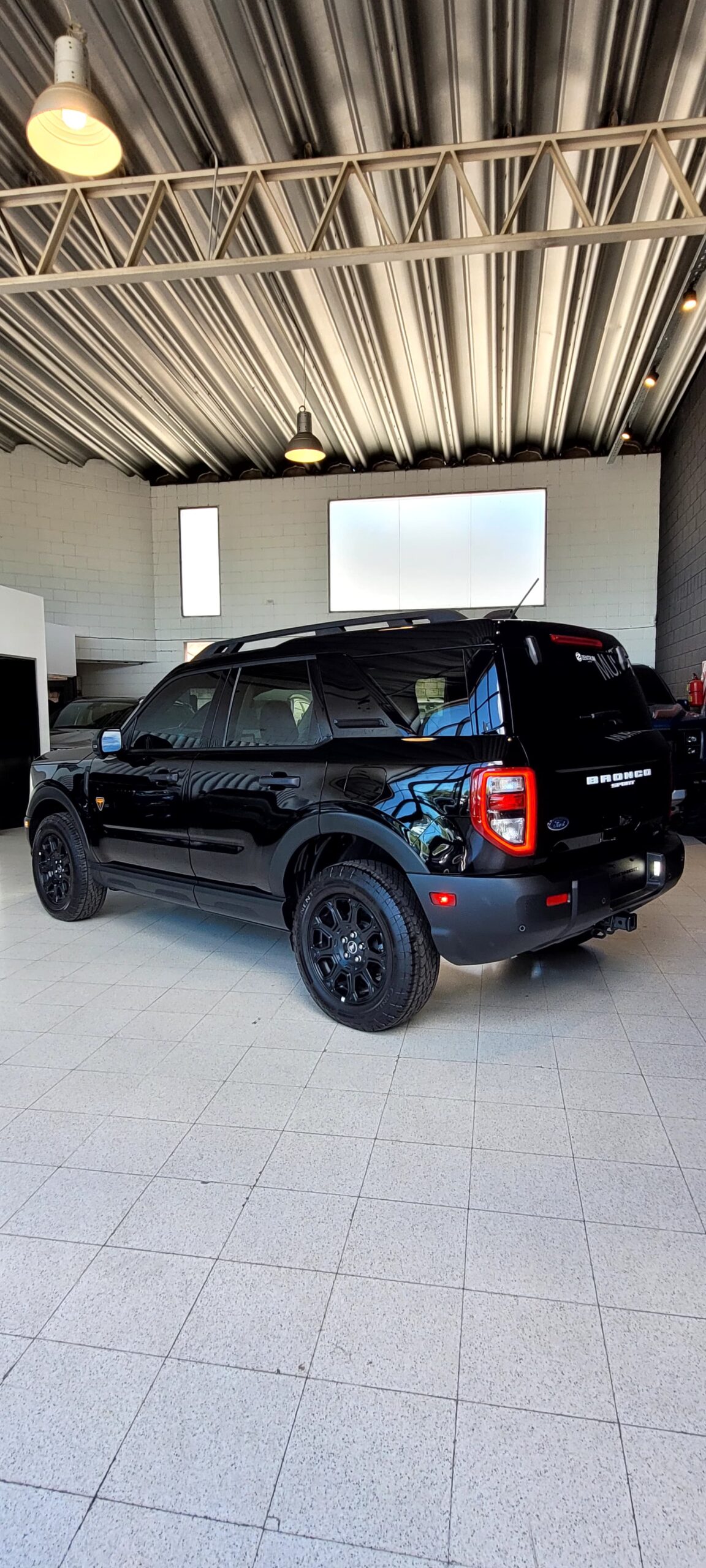 
								Ford Bronco Badlands 0KM full									