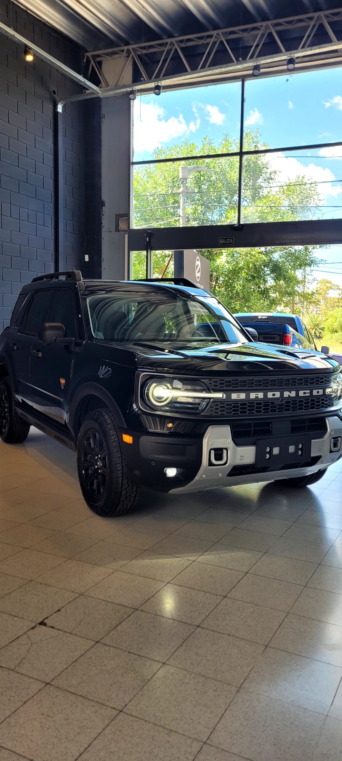 
								Ford Bronco Badlands 0KM full									