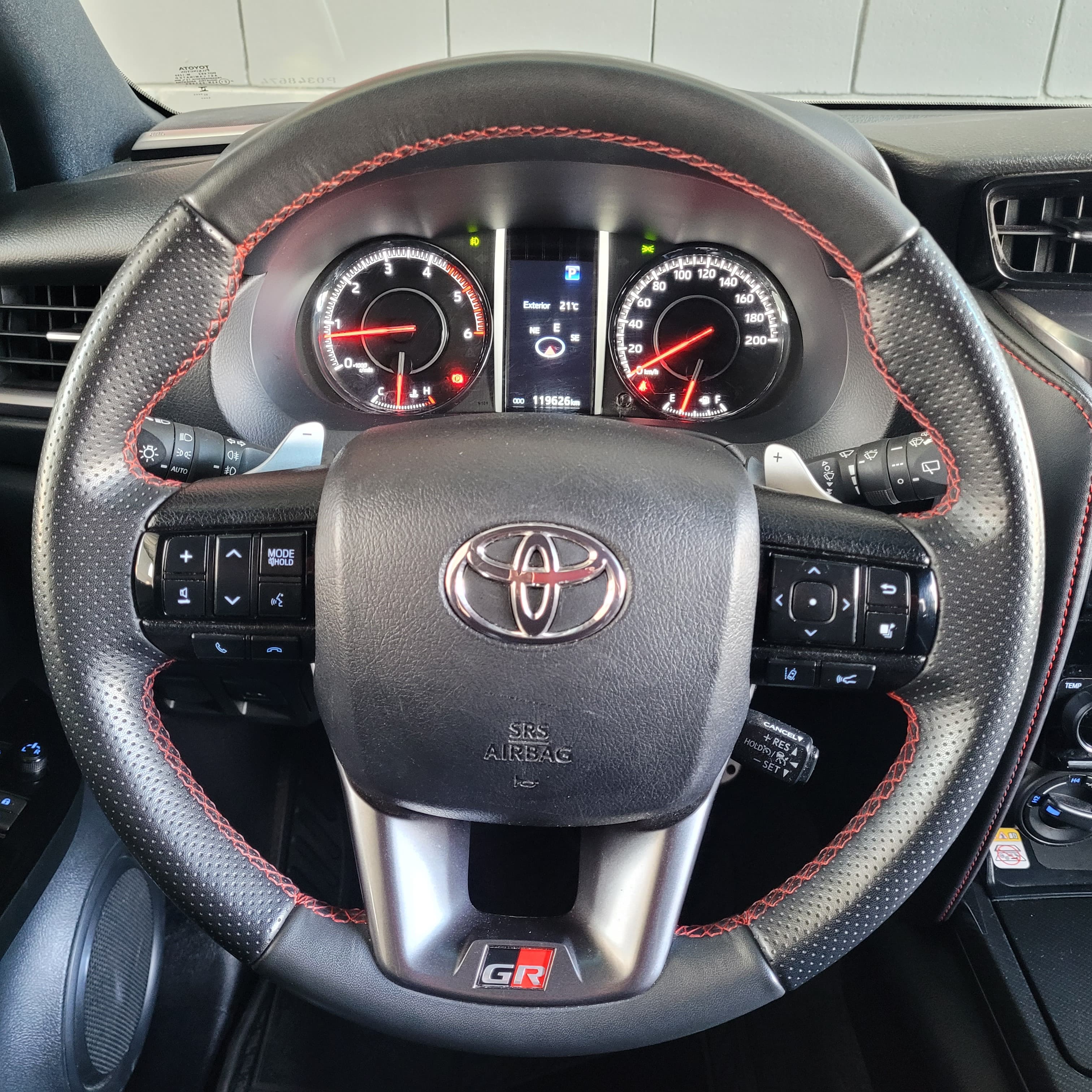 
								TOYOTA SW4 GR full									