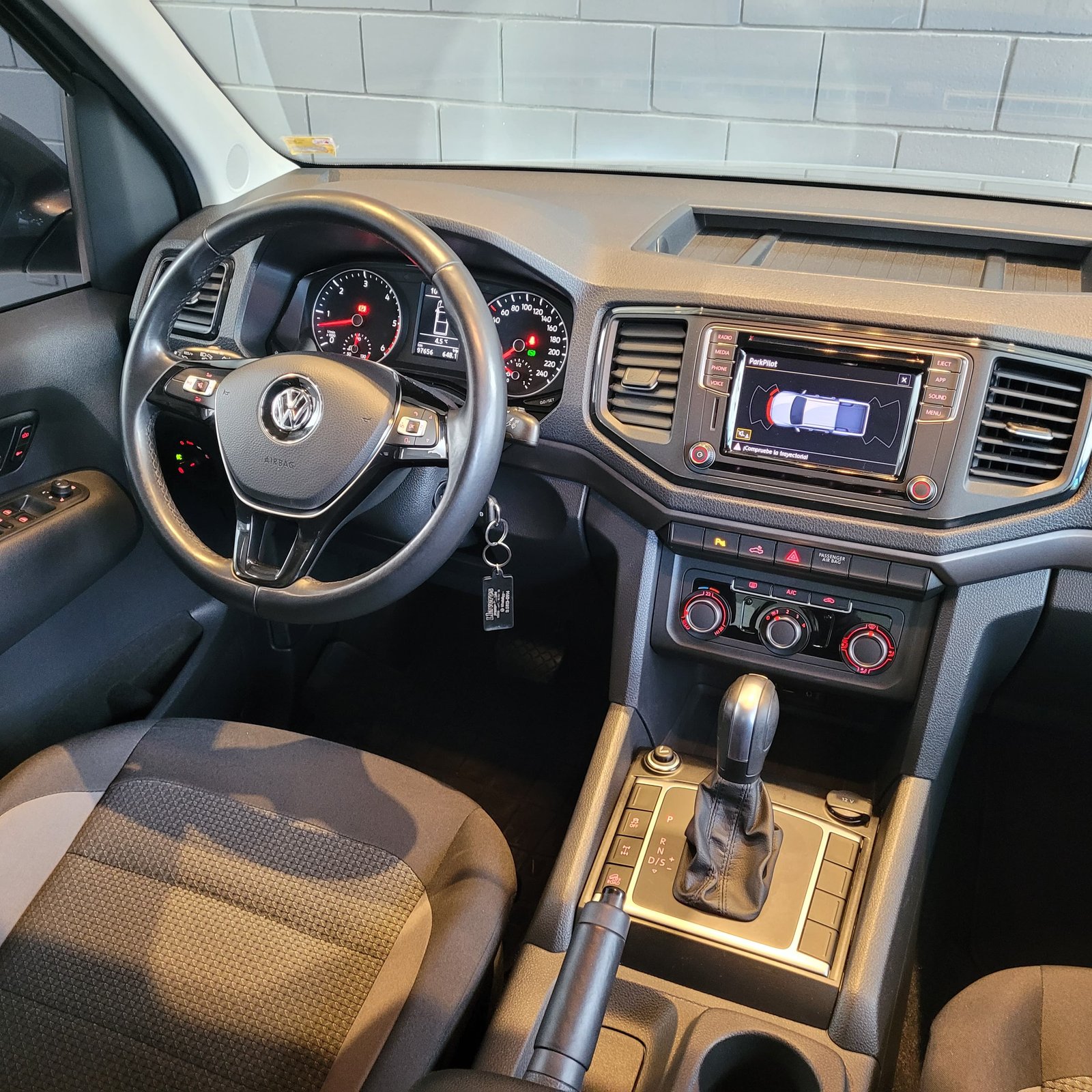
								VOLKSWAGEN AMAROK COMFORTLINE V6 full									