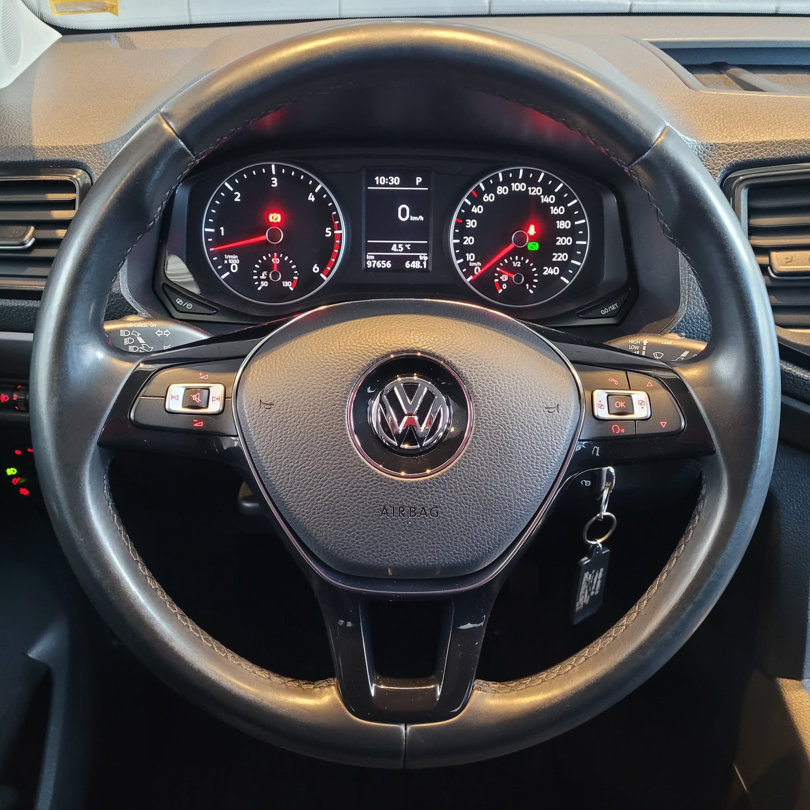 
								VOLKSWAGEN AMAROK COMFORTLINE V6 full									