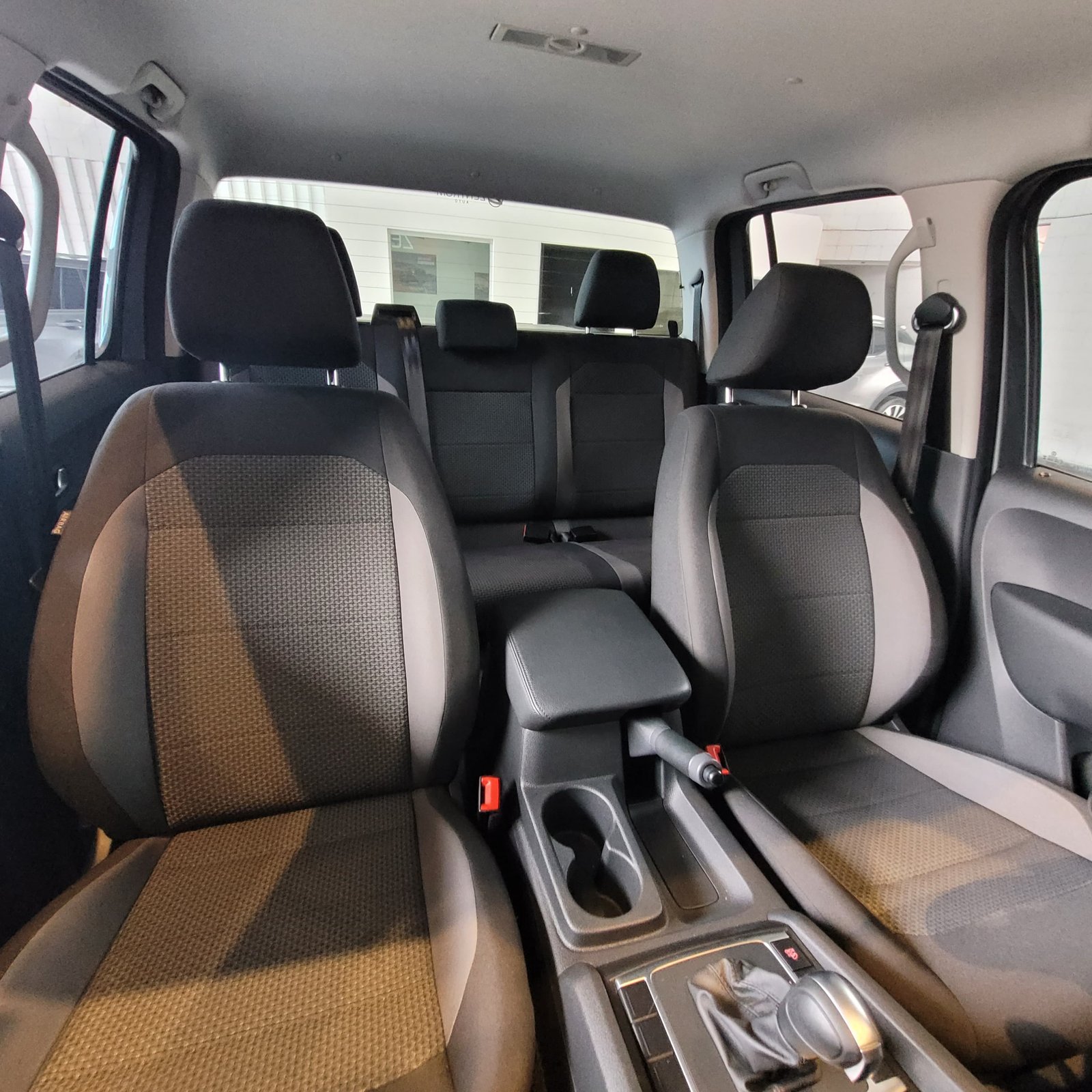 
								VOLKSWAGEN AMAROK COMFORTLINE V6 full									