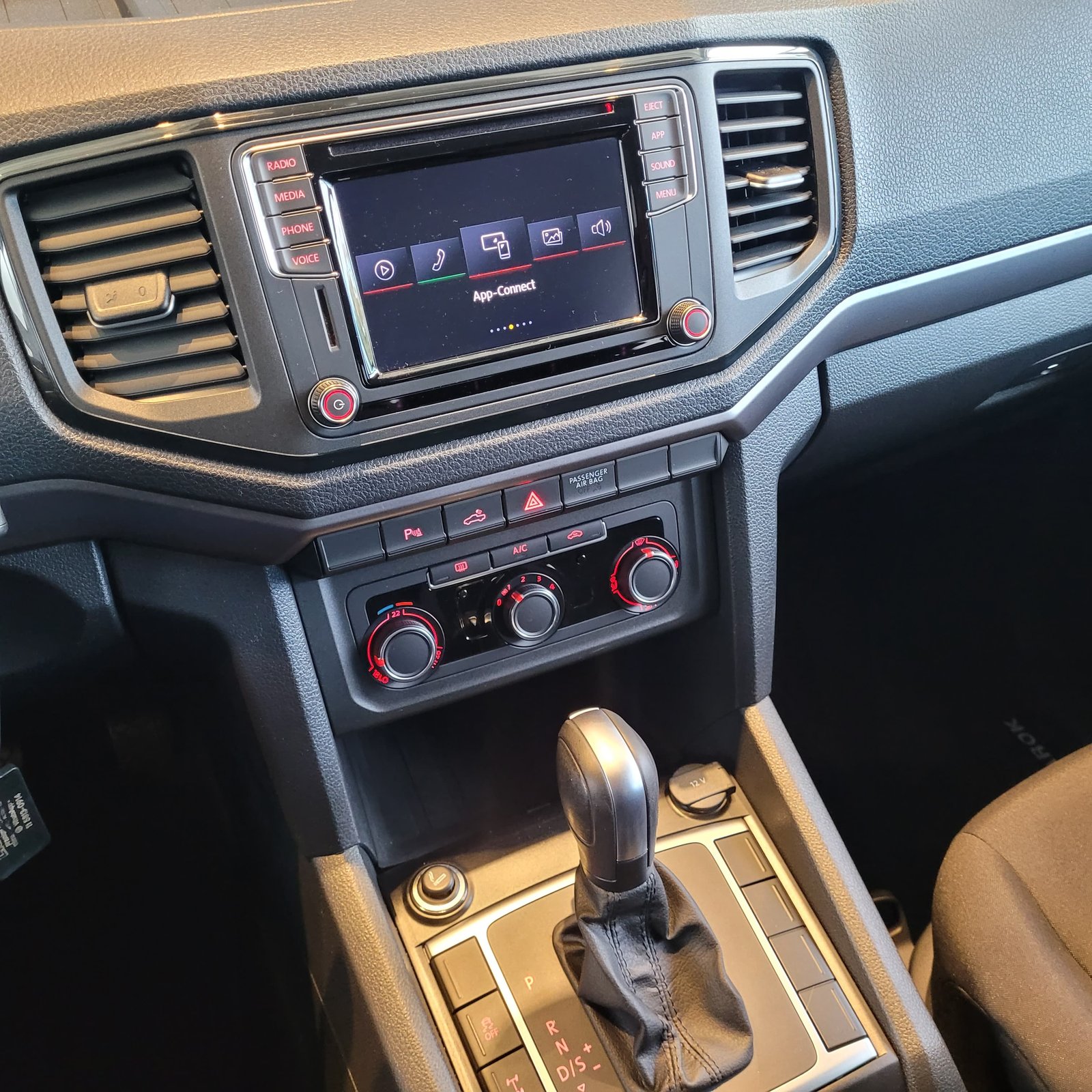 
								VOLKSWAGEN AMAROK COMFORTLINE V6 full									