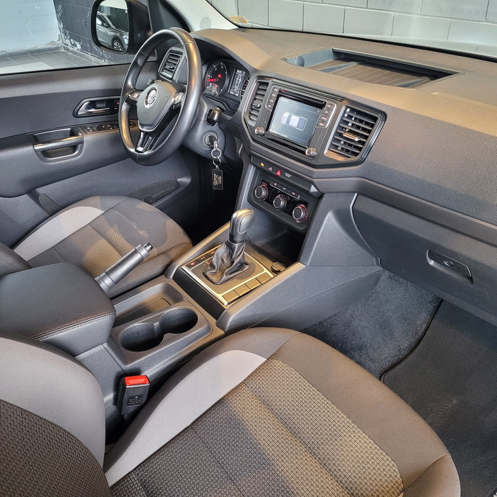 
								VOLKSWAGEN AMAROK COMFORTLINE V6 full									