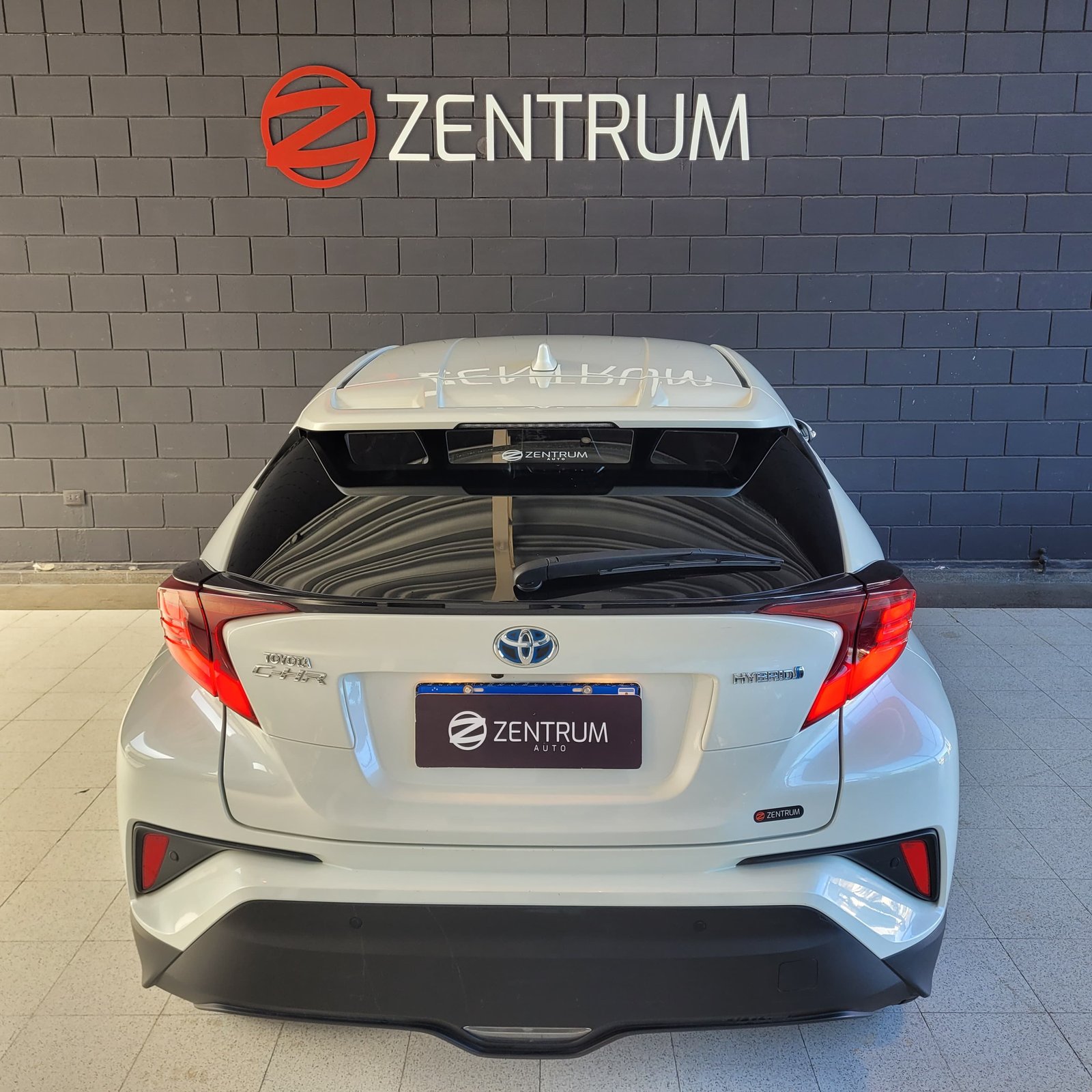 
								TOYOTA CHR HV full									