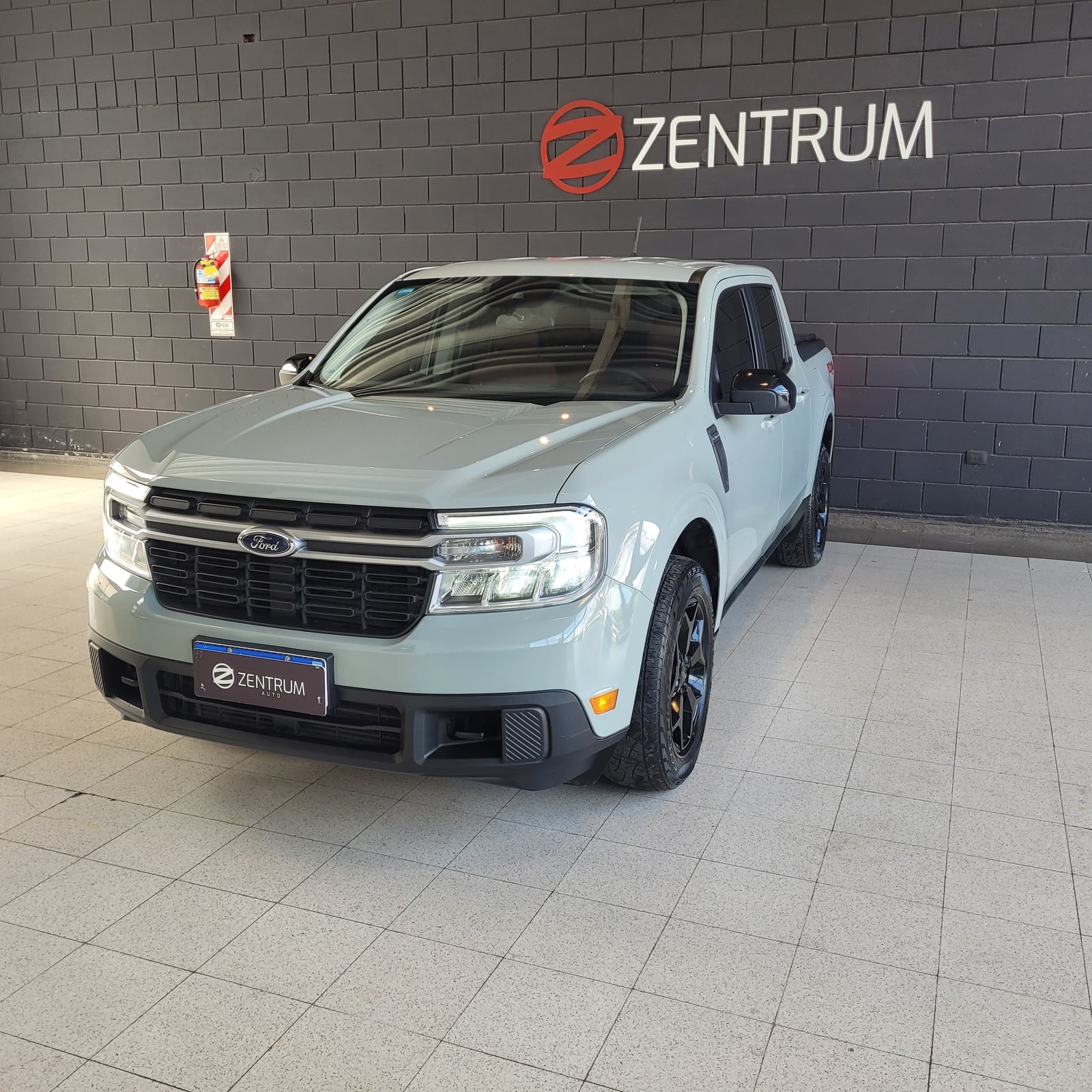 
								FORD MAVERICK LARIAT FX4 2024 full									