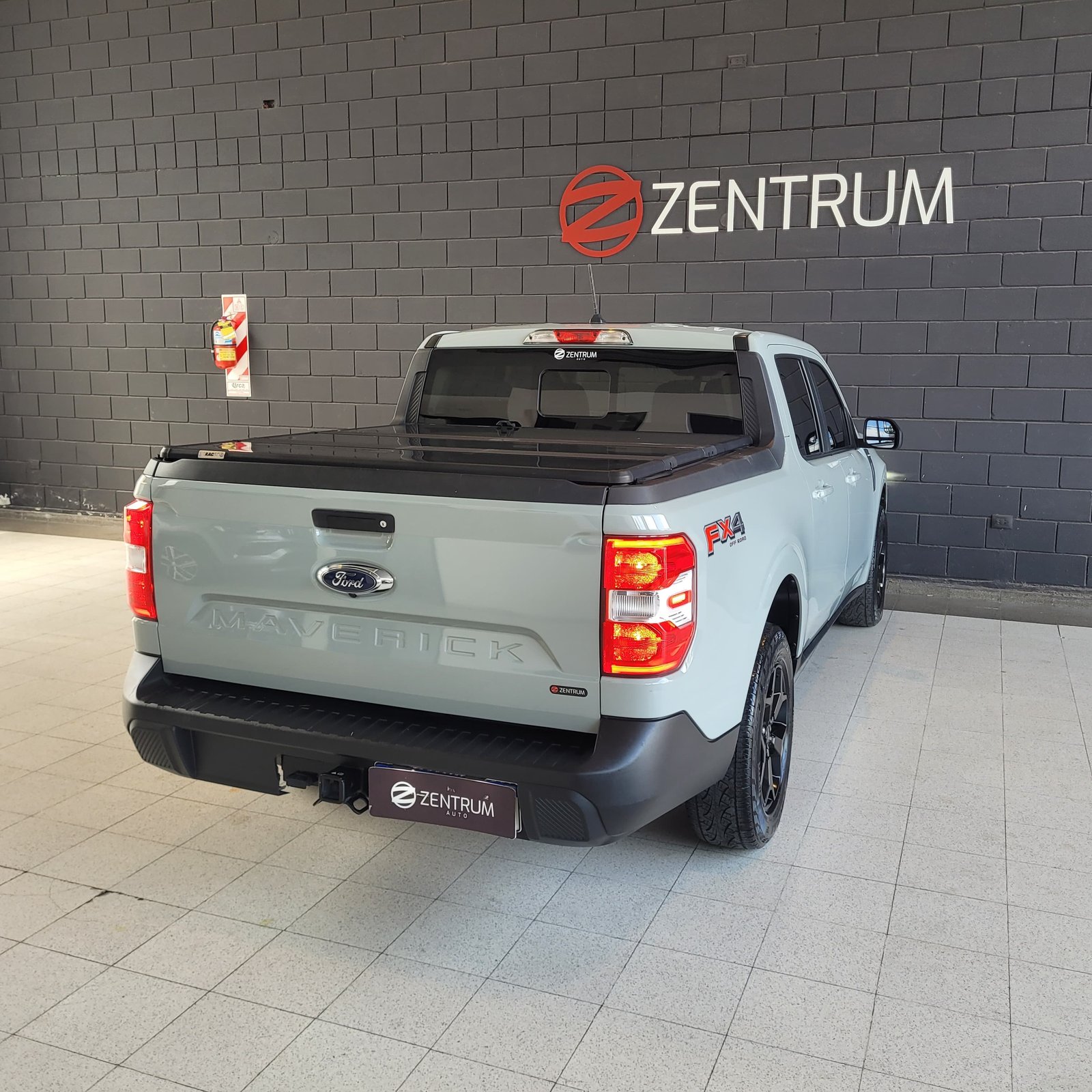 
								FORD MAVERICK LARIAT FX4 2024 full									