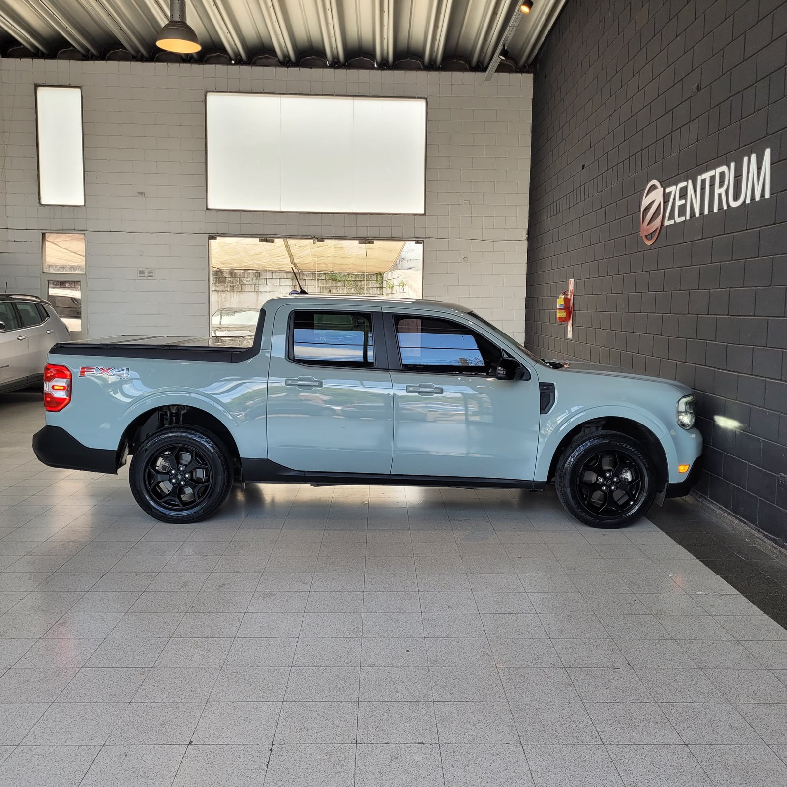 
								FORD MAVERICK LARIAT FX4 2024 full									