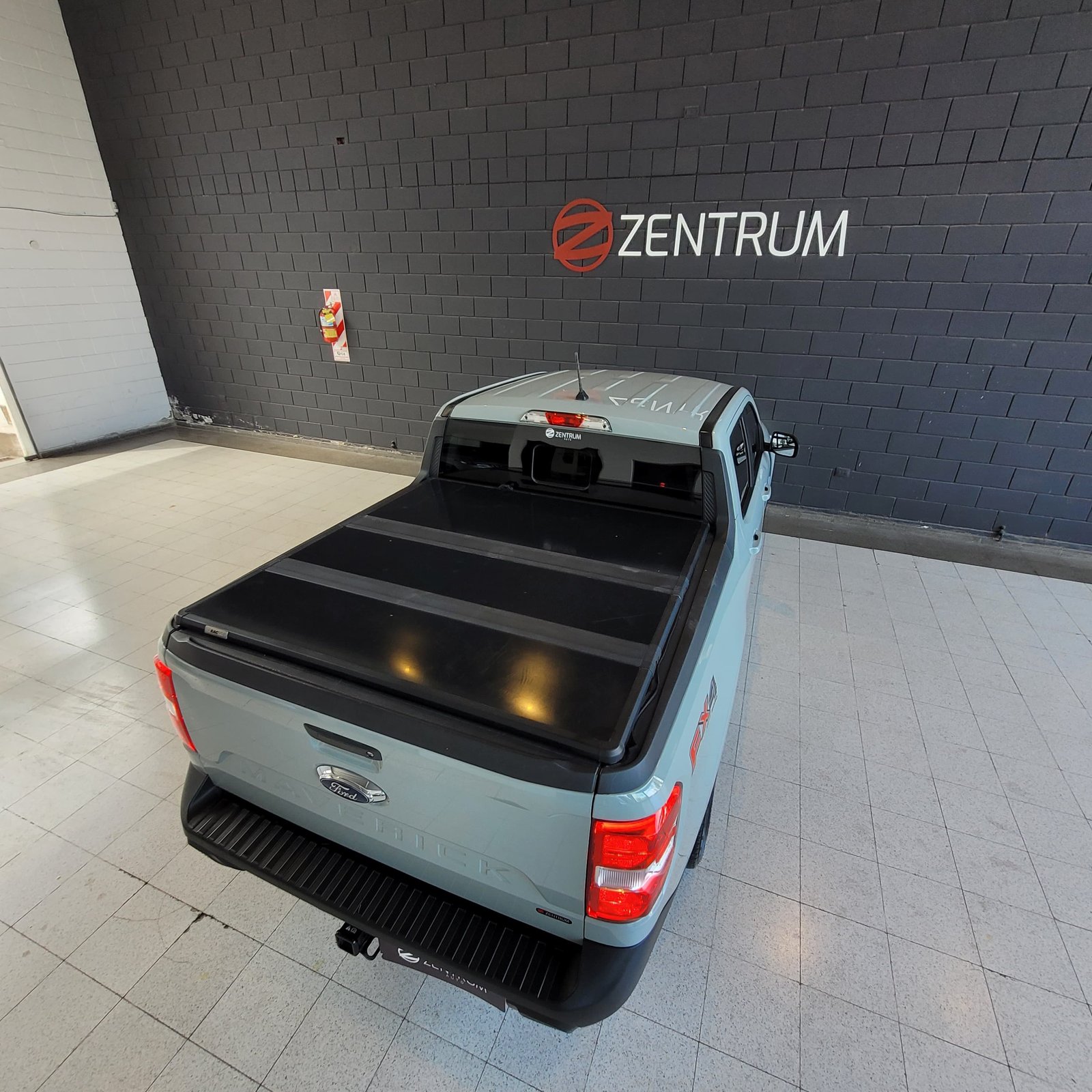 
								FORD MAVERICK LARIAT FX4 2024 full									